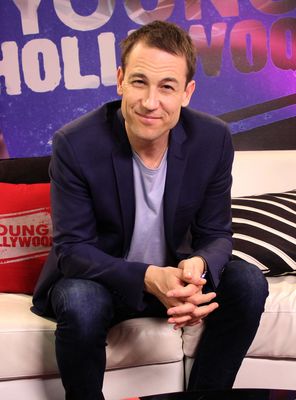 03122015_-_Tobias_Menzies_Visits_Young_Hollywood_Studio_003.jpg