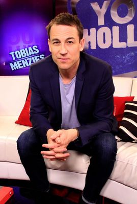 03122015_-_Tobias_Menzies_Visits_Young_Hollywood_Studio_006.jpg