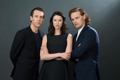 03262016-_Cast_of_Outlander_Los_Angeles_Times_001.jpg