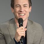 04062016_-_Apple_Store_Soho_Presents_Meet_the_Cast_Outlander_004.jpg