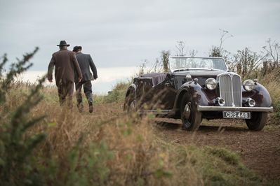OUTLANDER_-_S1X02_CASTLE_LEOCH_STILLS_008.jpg