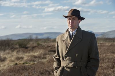 OUTLANDER_-_E1X05_RENT_STILLS_001.jpg