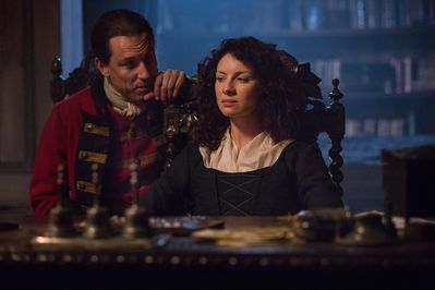 OUTLANDER_-_E1X08_BOTH_SIDES_NOW_STILLS_002.jpg