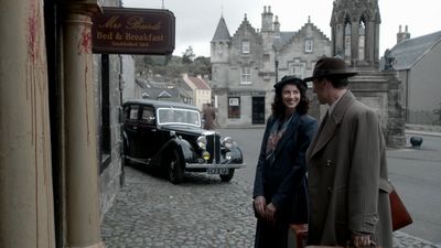 OUTLANDER_-_E1X01_SASSENACH_0087.jpg