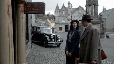 OUTLANDER_-_E1X01_SASSENACH_0088.jpg