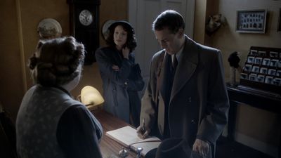 OUTLANDER_-_E1X01_SASSENACH_0094.jpg