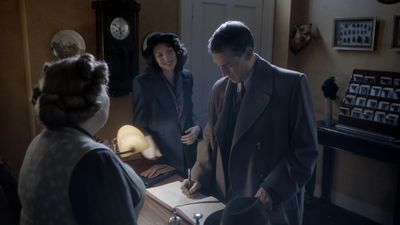 OUTLANDER_-_E1X01_SASSENACH_0103.jpg