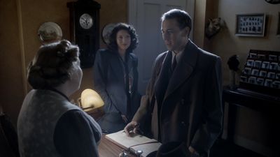 OUTLANDER_-_E1X01_SASSENACH_0153.jpg