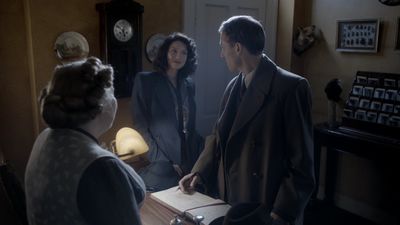 OUTLANDER_-_E1X01_SASSENACH_0160.jpg