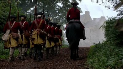 OUTLANDER_-_E1X02_CASTLE_LEOCH_0011.jpg