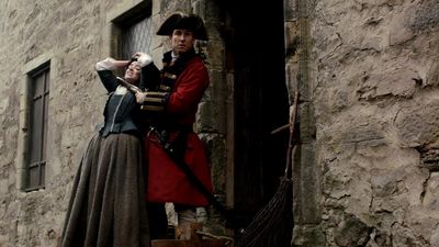 OUTLANDER_-_E1X02_CASTLE_LEOCH_0123.jpg