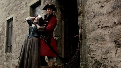OUTLANDER_-_E1X02_CASTLE_LEOCH_0124.jpg