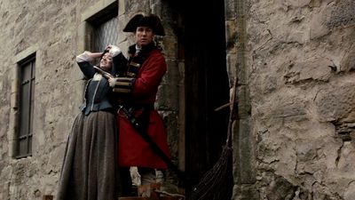 OUTLANDER_-_E1X02_CASTLE_LEOCH_0126.jpg