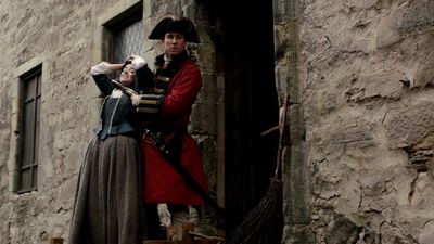 OUTLANDER_-_E1X02_CASTLE_LEOCH_0127.jpg
