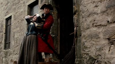 OUTLANDER_-_E1X02_CASTLE_LEOCH_0132.jpg