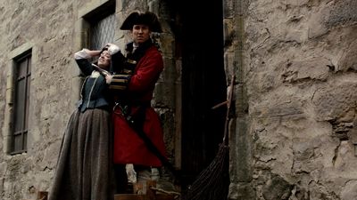 OUTLANDER_-_E1X02_CASTLE_LEOCH_0134.jpg