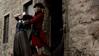OUTLANDER_-_E1X02_CASTLE_LEOCH_0139.jpg