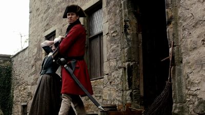 OUTLANDER_-_E1X02_CASTLE_LEOCH_0147.jpg