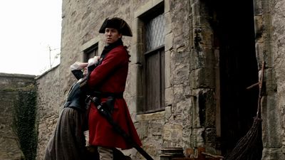 OUTLANDER_-_E1X02_CASTLE_LEOCH_0149.jpg