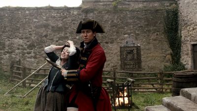 OUTLANDER_-_E1X02_CASTLE_LEOCH_0153.jpg