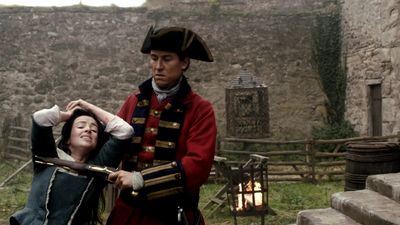 OUTLANDER_-_E1X02_CASTLE_LEOCH_0160.jpg