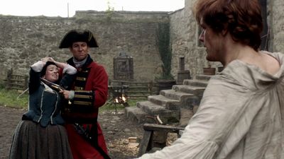 OUTLANDER_-_E1X02_CASTLE_LEOCH_0171.jpg