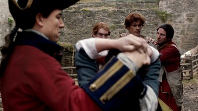 OUTLANDER_-_E1X02_CASTLE_LEOCH_0214.jpg