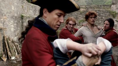 OUTLANDER_-_E1X02_CASTLE_LEOCH_0217.jpg