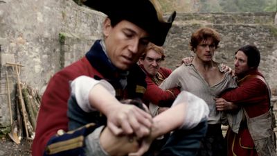 OUTLANDER_-_E1X02_CASTLE_LEOCH_0221.jpg