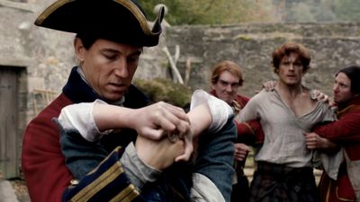 OUTLANDER_-_E1X02_CASTLE_LEOCH_0224.jpg