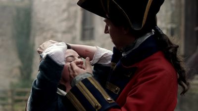 OUTLANDER_-_E1X02_CASTLE_LEOCH_0228.jpg