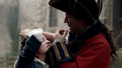 OUTLANDER_-_E1X02_CASTLE_LEOCH_0231.jpg