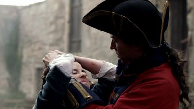 OUTLANDER_-_E1X02_CASTLE_LEOCH_0236.jpg