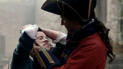 OUTLANDER_-_E1X02_CASTLE_LEOCH_0241.jpg