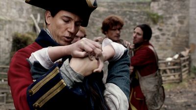 OUTLANDER_-_E1X02_CASTLE_LEOCH_0249.jpg