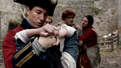 OUTLANDER_-_E1X02_CASTLE_LEOCH_0250.jpg