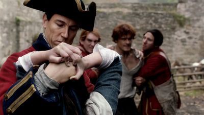 OUTLANDER_-_E1X02_CASTLE_LEOCH_0256.jpg