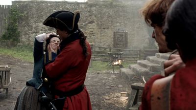 OUTLANDER_-_E1X02_CASTLE_LEOCH_0259.jpg