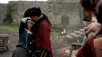 OUTLANDER_-_E1X02_CASTLE_LEOCH_0267.jpg