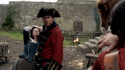 OUTLANDER_-_E1X02_CASTLE_LEOCH_0286.jpg