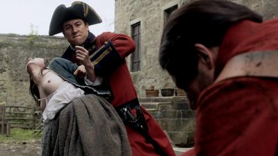 OUTLANDER_-_E1X02_CASTLE_LEOCH_0303.jpg