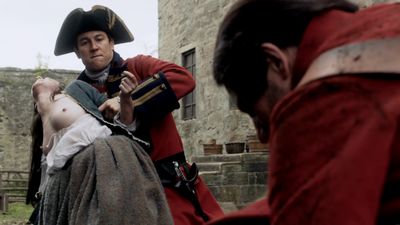 OUTLANDER_-_E1X02_CASTLE_LEOCH_0304.jpg