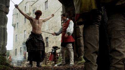 OUTLANDER_-_E1X02_CASTLE_LEOCH_0330.jpg