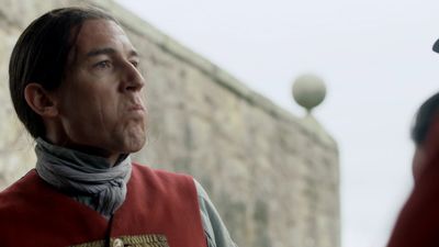 OUTLANDER_-_E1X02_CASTLE_LEOCH_0395.jpg