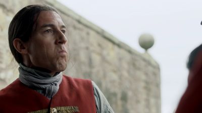 OUTLANDER_-_E1X02_CASTLE_LEOCH_0397.jpg