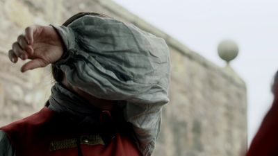 OUTLANDER_-_E1X02_CASTLE_LEOCH_0402.jpg