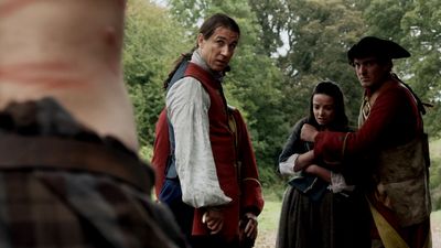 OUTLANDER_-_E1X02_CASTLE_LEOCH_0441.jpg