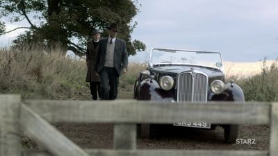 OUTLANDER_-_E1X02_CASTLE_LEOCH_0488.jpg