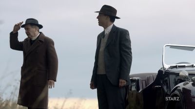 OUTLANDER_-_E1X02_CASTLE_LEOCH_0577.jpg
