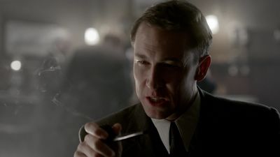 OUTLANDER_-_E1X02_CASTLE_LEOCH_0650.jpg
